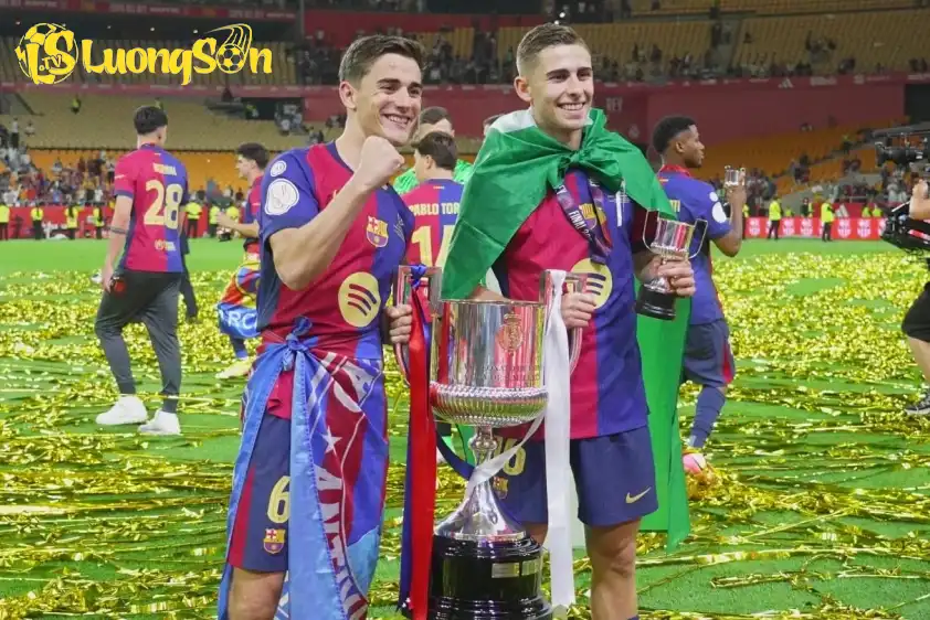 Cả hai vốn là bạn bè thân thiết từ ngày còn ở lò La Masia cho tới đội Một Barcelona