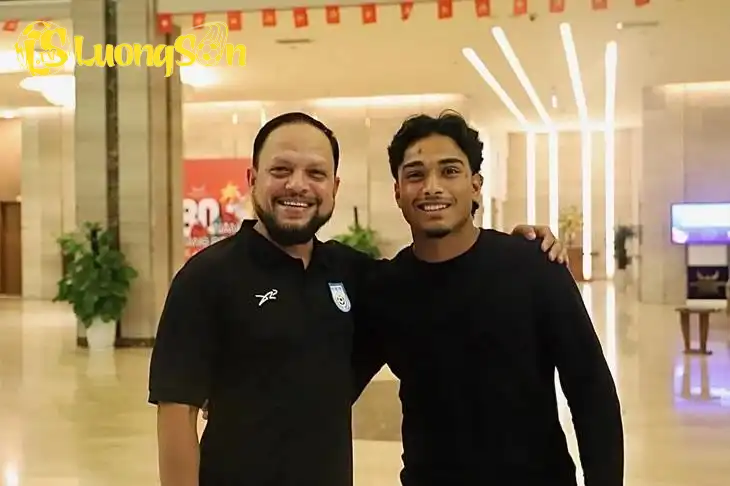 Fahamedul Islam hội quân cùng U23 Bangladesh. (Ảnh: LĐBĐ Bangladesh)