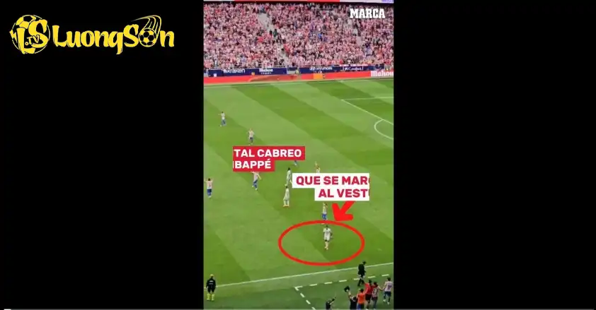 Mbappe đi thẳng vào đường hầm sau khi tiếng còn mãn cuộc vang lên