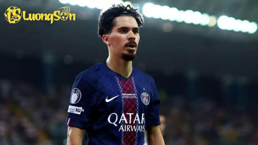 Vitinha đã có màn thể hiện xuất sắc trong trận với Bayer Leverkusen