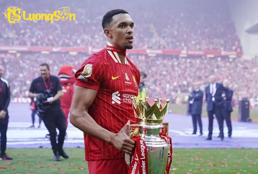 Alexander-Arnold có thể trở thành cầu thủ người Anh thứ hai trong 47 năm đối đầu Liverpool tại Cúp C1 sau Larry Lloyd